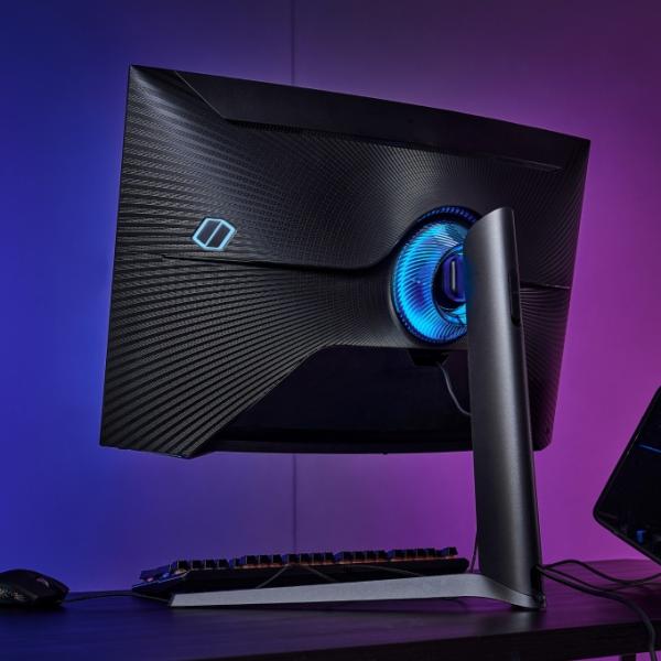 Samsung Odyssey G7 32-Inch Curved Gaming Monitor (Digital)